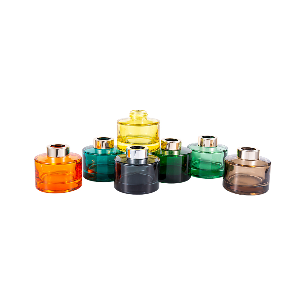 Bottiglia con diffusore rivestito di colore da 100 ml con tappo in alluminio UV grande da 28 mm